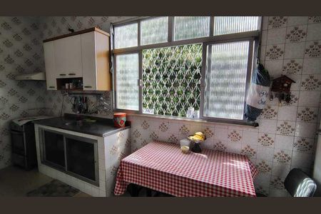 Casa à venda com 200m², 6 quartos e 2 vagas