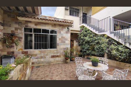 Casa à venda com 6 quartos, 200m² em Jardim Guanabara, Rio de Janeiro
