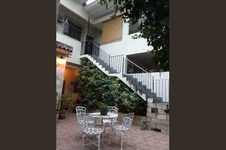Casa à venda com 200m², 6 quartos e 2 vagas