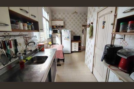 Casa à venda com 200m², 6 quartos e 2 vagas