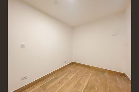 Quarto 2 de casa para alugar com 2 quartos, 100m² em Remédios, Osasco