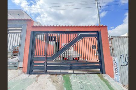 Casa para alugar com 100m², 2 quartos e 1 vaga Casa para alugar com 100m², 2 quartos e 1 vagaFachada