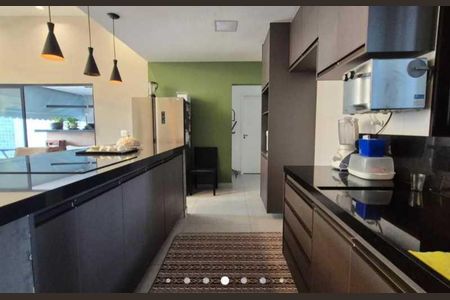 Casa de condomínio à venda com 220m², 4 quartos e 2 vagas