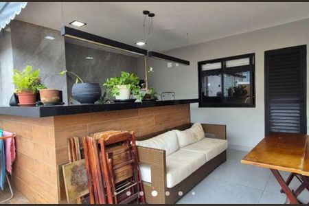 Casa de condomínio à venda com 220m², 4 quartos e 2 vagas