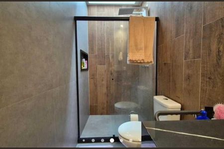 Casa de condomínio à venda com 220m², 4 quartos e 2 vagas