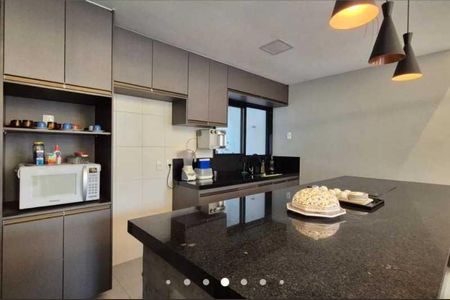 Casa de condomínio à venda com 220m², 4 quartos e 2 vagas