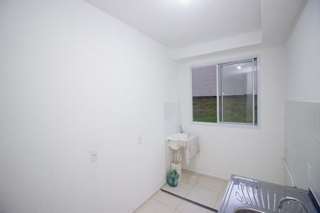 Apartamento para alugar com 45m², 2 quartos e 1 vaga Apartamento para alugar com 45m², 2 quartos e 1 vagaCozinha e Área de Serviço