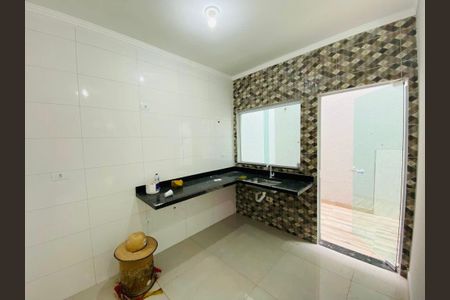 Casa à venda com 114m², 2 quartos e 2 vagas