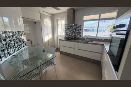 Apartamento à venda com 170m², 4 quartos e 3 vagas
