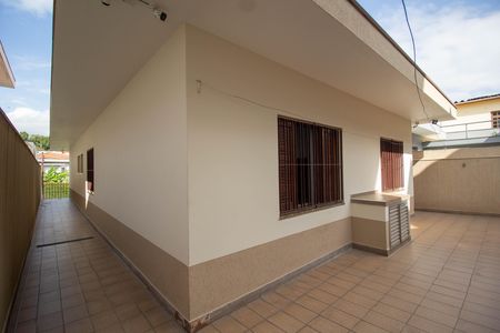 Casa à venda com 270m², 3 quartos e 6 vagasQuintal