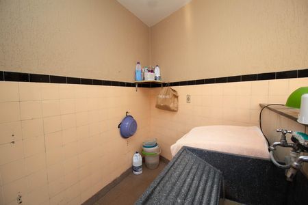 Casa à venda com 270m², 3 quartos e 6 vagasÁrea de Serviço