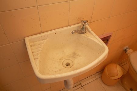 Casa à venda com 270m², 3 quartos e 6 vagasBanheiro de serviço