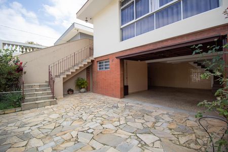Casa à venda com 270m², 3 quartos e 6 vagasQuintal