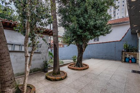Casa para alugar com 310m², 3 quartos e 3 vagas Casa para alugar com 310m², 3 quartos e 3 vagasQuintal frente