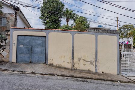 Casa para alugar com 310m², 3 quartos e 3 vagas Casa para alugar com 310m², 3 quartos e 3 vagasFachada