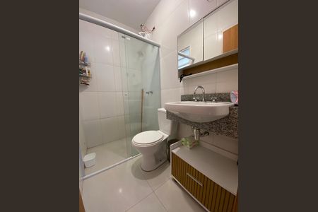 Casa à venda com 104m², 2 quartos e 2 vagasBanheiro