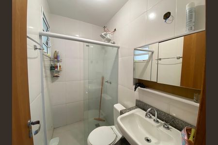 Casa à venda com 104m², 2 quartos e 2 vagasBanheiro