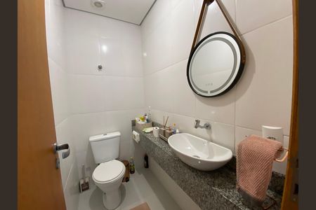 Casa à venda com 104m², 2 quartos e 2 vagasLavabo