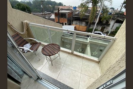 Casa à venda com 104m², 2 quartos e 2 vagasVaranda