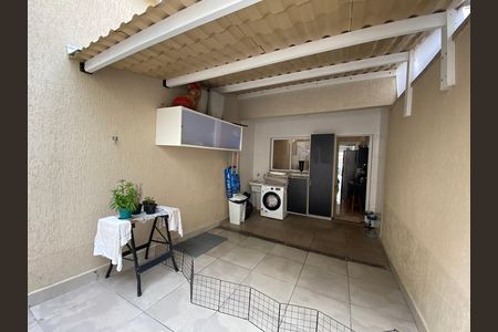 Casa à venda com 104m², 2 quartos e 2 vagasQuintal