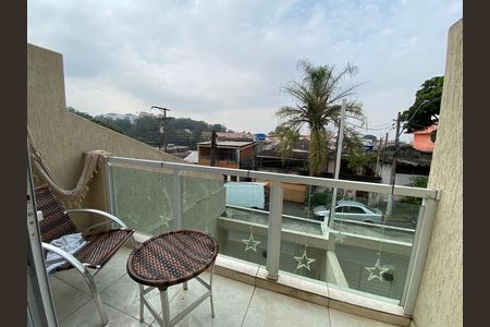 Casa à venda com 104m², 2 quartos e 2 vagasVaranda