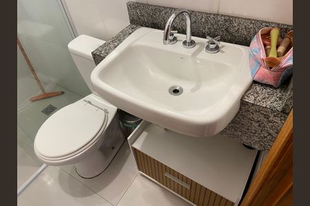 Casa à venda com 104m², 2 quartos e 2 vagasBanheiro