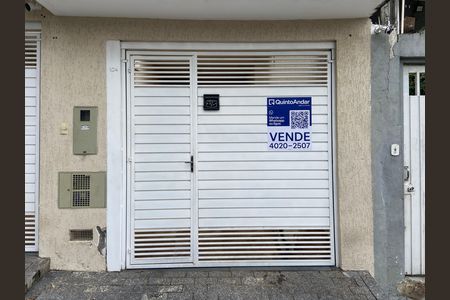 Casa à venda com 104m², 2 quartos e 2 vagasFachada