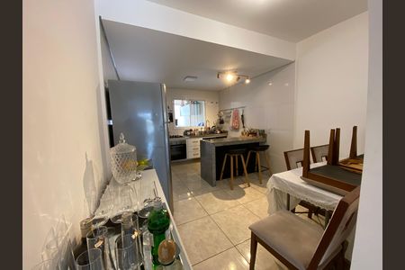 Casa à venda com 104m², 2 quartos e 2 vagasCozinha