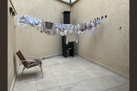 Casa à venda com 104m², 2 quartos e 2 vagasQuintal