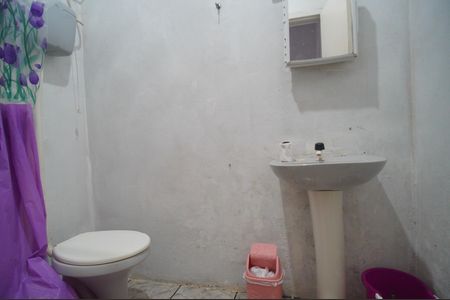 Casa à venda com 400m², 2 quartos e 4 vagasBanheiro