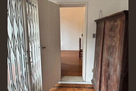 Casa à venda com 238m², 4 quartos e 4 vagas