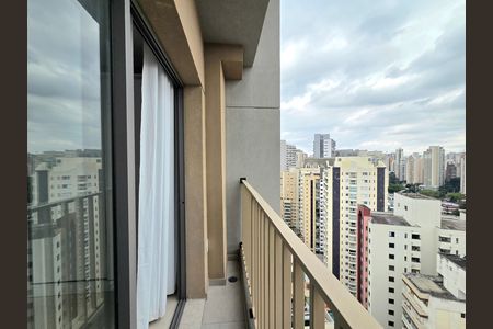 Studio para alugar com 25m², 1 quarto e sem vaga Studio para alugar com 25m², 1 quarto e sem vagaVaranda