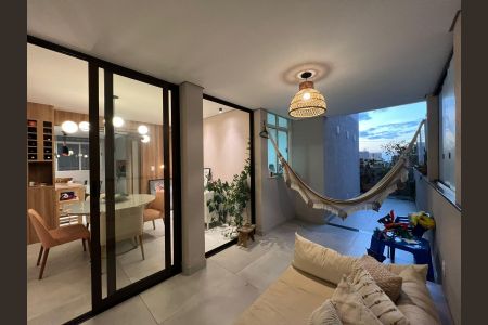 Apartamento à venda com 185m², 3 quartos e 1 vaga Apartamento à venda com 185m², 3 quartos e 1 vagaSala