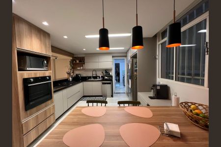 Apartamento à venda com 185m², 3 quartos e 1 vaga Apartamento à venda com 185m², 3 quartos e 1 vagaCozinha