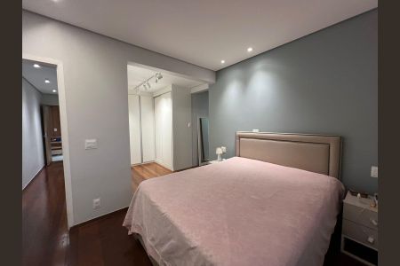 Apartamento à venda com 185m², 3 quartos e 1 vaga Apartamento à venda com 185m², 3 quartos e 1 vagaQuarto