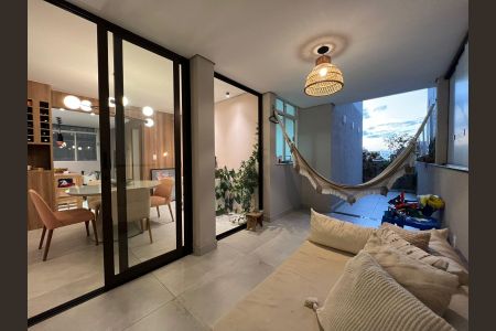 Apartamento à venda com 185m², 3 quartos e 1 vaga Apartamento à venda com 185m², 3 quartos e 1 vagaÁrea externa