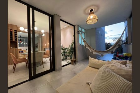 Apartamento à venda com 185m², 3 quartos e 1 vaga Apartamento à venda com 185m², 3 quartos e 1 vagaÁrea externa