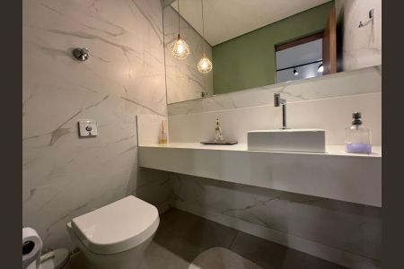 Apartamento à venda com 185m², 3 quartos e 1 vaga Apartamento à venda com 185m², 3 quartos e 1 vagaBanheiro