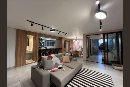Apartamento à venda com 185m², 3 quartos e 1 vaga Apartamento à venda com 185m², 3 quartos e 1 vagaSala
