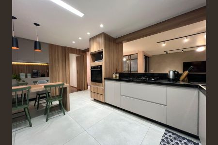 Apartamento à venda com 185m², 3 quartos e 1 vaga Apartamento à venda com 185m², 3 quartos e 1 vagaCozinha