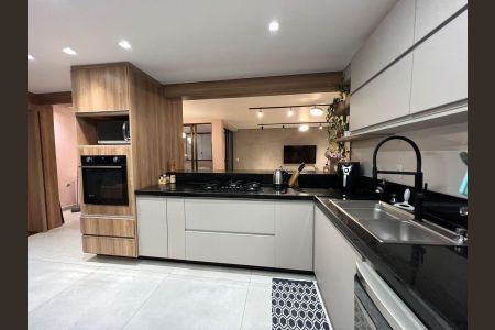 Apartamento à venda com 185m², 3 quartos e 1 vaga Apartamento à venda com 185m², 3 quartos e 1 vagaCozinha