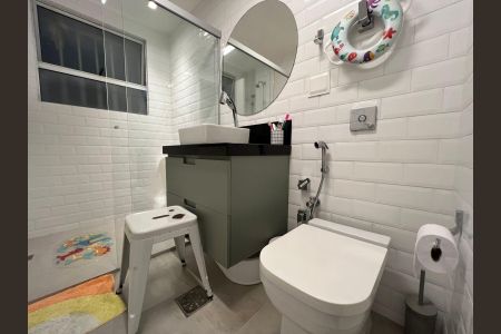 Apartamento à venda com 185m², 3 quartos e 1 vaga Apartamento à venda com 185m², 3 quartos e 1 vagaBanheiro