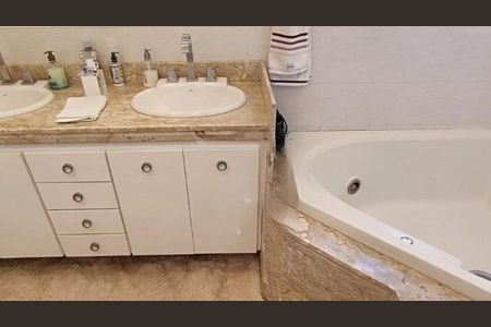Apartamento à venda com 193m², 4 quartos e 4 vagas