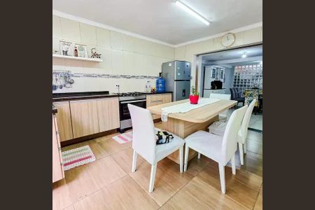 Casa à venda com 4 quartos, 251m² em Santa Terezinha, Santo André