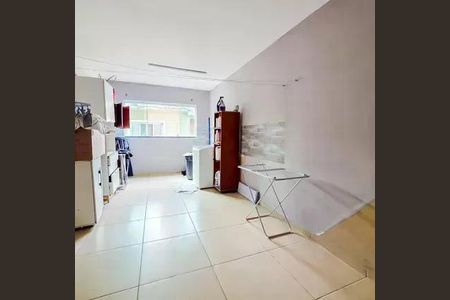 Casa à venda com 251m², 4 quartos e 2 vagas