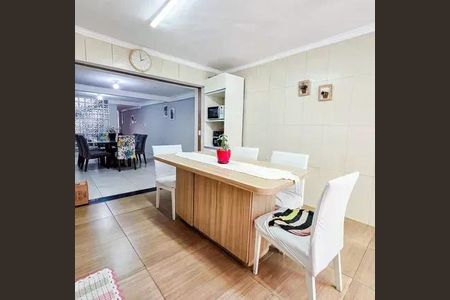 Casa à venda com 251m², 4 quartos e 2 vagas