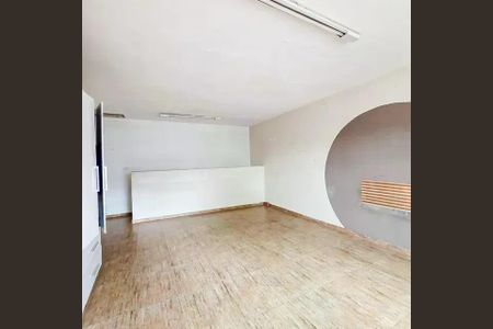 Casa à venda com 251m², 4 quartos e 2 vagas
