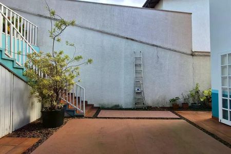 Casa à venda com 237m², 3 quartos e 5 vagas