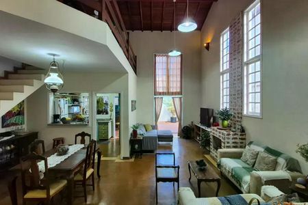 Casa à venda com 237m², 3 quartos e 5 vagas
