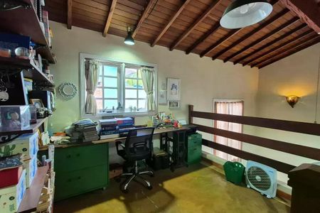 Casa à venda com 237m², 3 quartos e 5 vagas